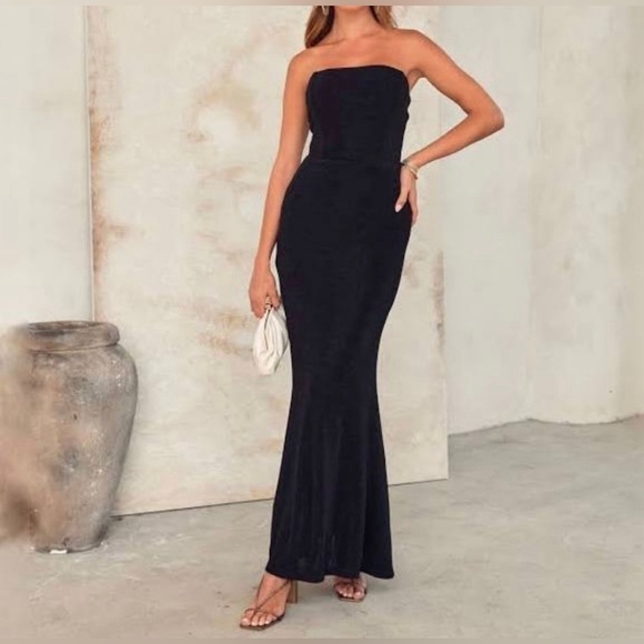 STRAPLESS TRUMPET MAXI DRESS - BLACK - S - Picture 1 of 6